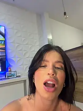 Rafaellaz live cam on StripChat