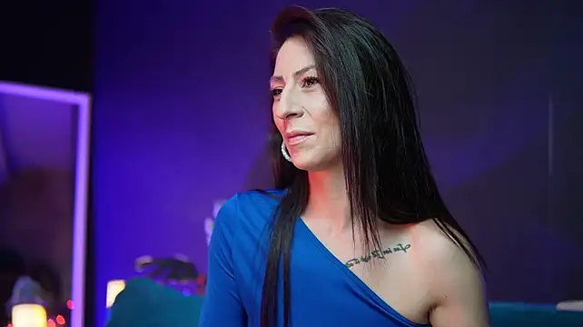RubyRosa live cam on StripChat