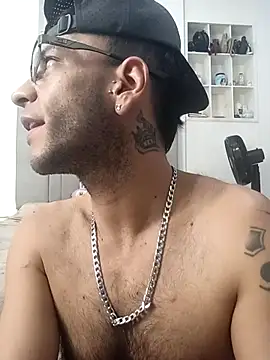 Alphamaster_92 live cam
