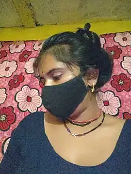 madhiy_hot live cam on StripChat