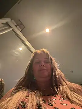 Charming-Charlie live cam on StripChat