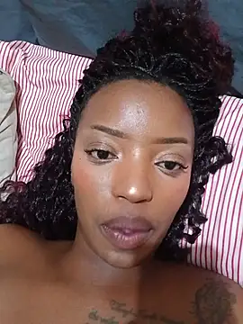 Tall_Bella live cam on StripChat