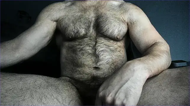 Hugealphabeast live cam on StripChat