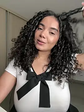 Curlyierr live cam