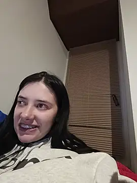 Isabella_21x live cam on StripChat