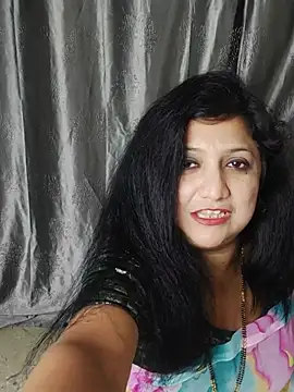 Sexy_rii live cam on StripChat