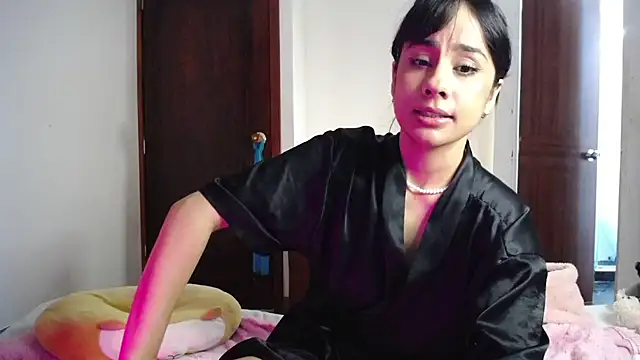 SelinaCat_ live cam on StripChat