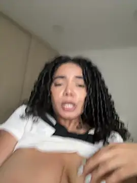 curlyierr (F young) - SHAKE SHAKE THAT FAT ASS WITH YOUR S PUE