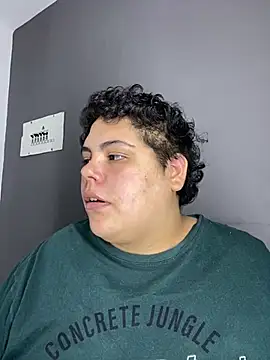Hailey_Curvy live cam on StripChat