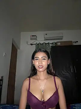 STRIP_GLOW live cam on StripChat