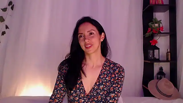 Belladonna_lips live cam on StripChat