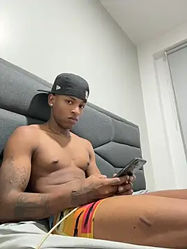 Jhan_Ngg live cam on StripChat