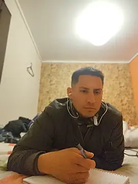 cumshotgod1 live cam on StripChat