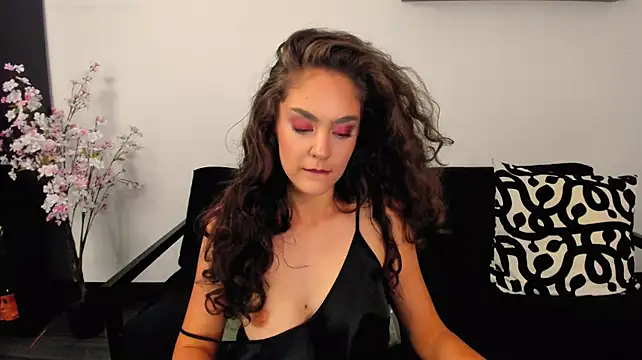 ZairaMonet live cam on StripChat