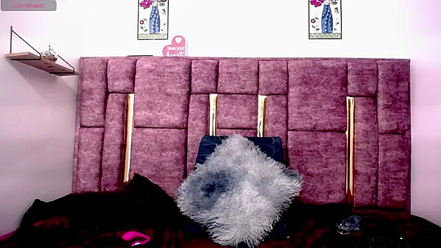 FRANCHESCA_LOVE_ live cam on StripChat