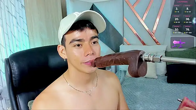 Alejandro_karter18 live cam on StripChat