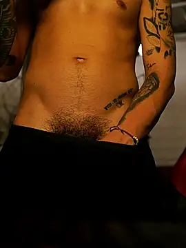 AlphaMasterXxx live cam on StripChat