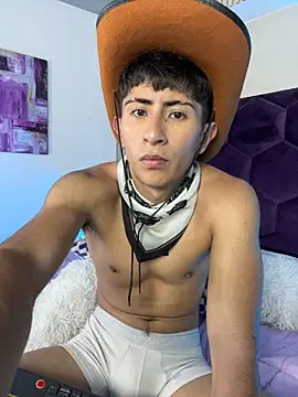 AndyJustgame_ live cam on StripChat