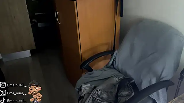 Emanuell__ live cam on StripChat