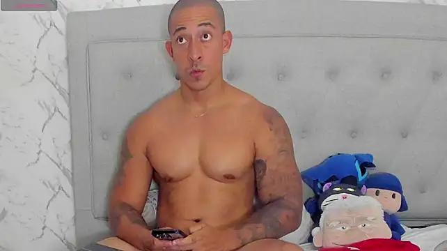 luigiferrara live cam on StripChat