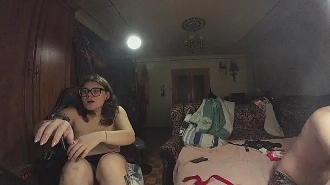 elsastrawberry (Ask my age) - I wanna buy dildo <3