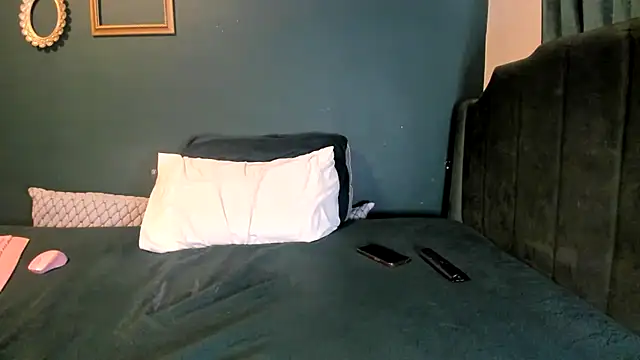 ellla_LA