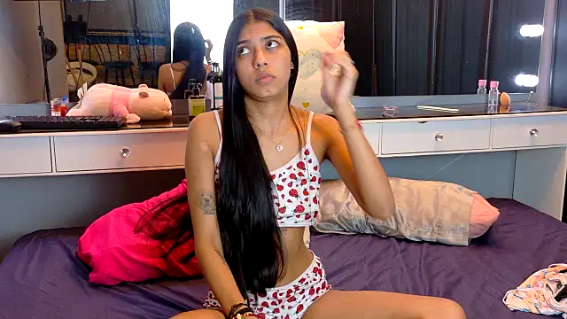 velvetmia68 live sex cam