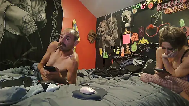 daddyandsplashqueen (Ask my age) - Flash titties
