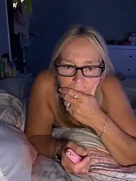 Blondnboujee53