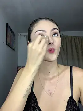 bellamillers01 live cam on StripChat