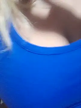 Efsunlugeceler live cam on StripChat
