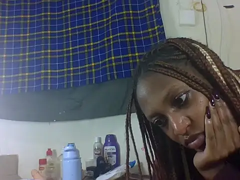 yummyqueenk live cam on StripChat