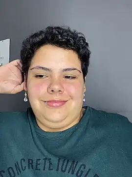 Hailey_Curvy live cam
