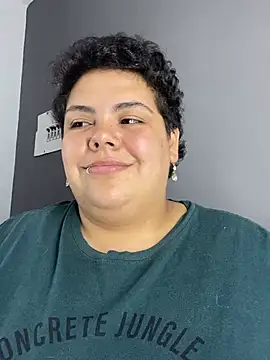 Hailey_Curvy