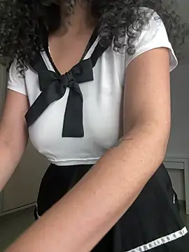 curlyierr (F young) - SHAKE SHAKE THAT FAT ASS WITH YOUR S PUE