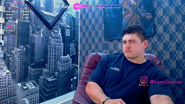 Leonsmoron live cam on StripChat