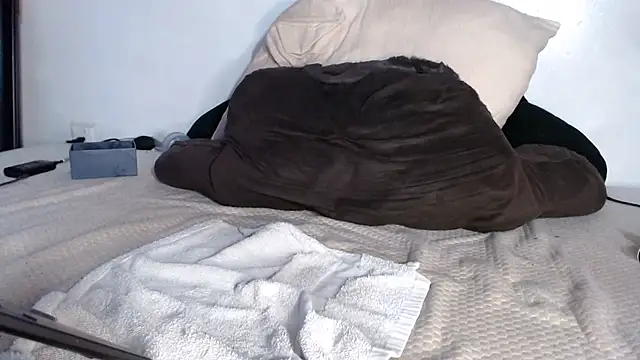 twotoneexhibitionist