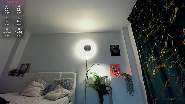 innocent_eva1 live sex cam