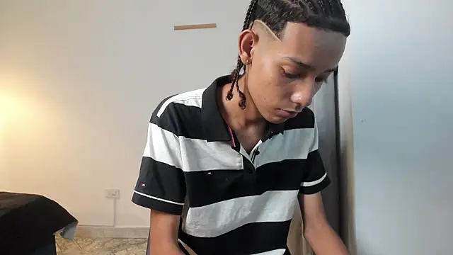 Drake_cum23 live sex cam