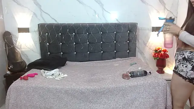 Alison_Galvis live cam on StripChat