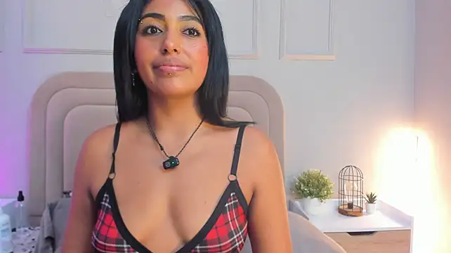 Kaylachannell live cam on StripChat
