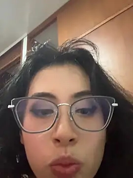 Vi_anayaa live cam on StripChat
