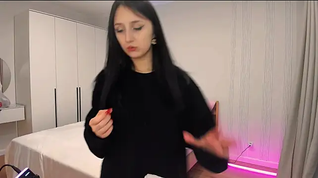 JulietteMonli live cam on StripChat