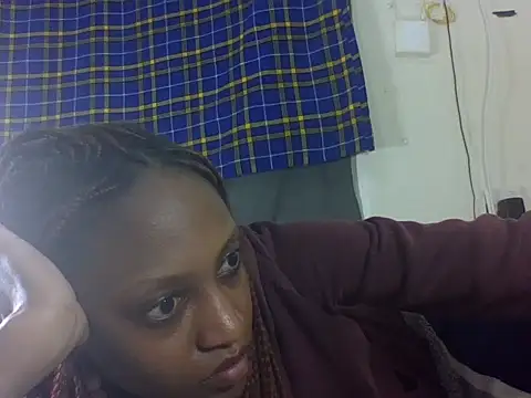 yummyqueenk live cam on StripChat