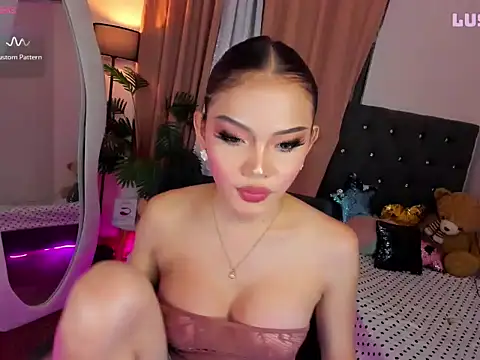 RueLoove69 live cam on StripChat