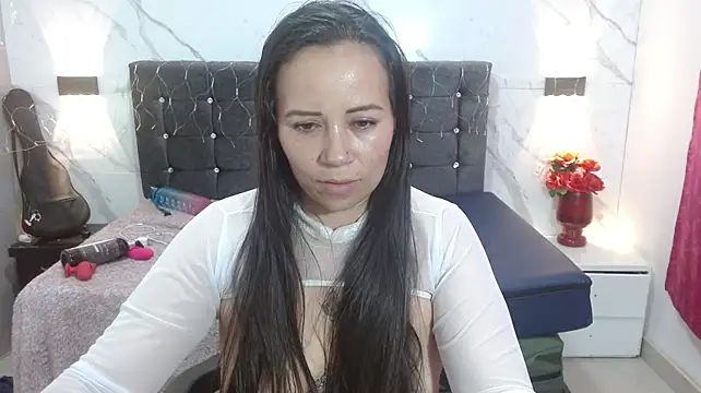 Alison_Galvis live cam on StripChat