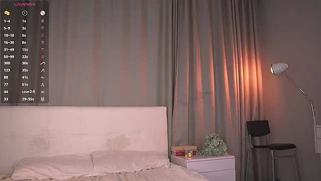 HuldaAutman live cam