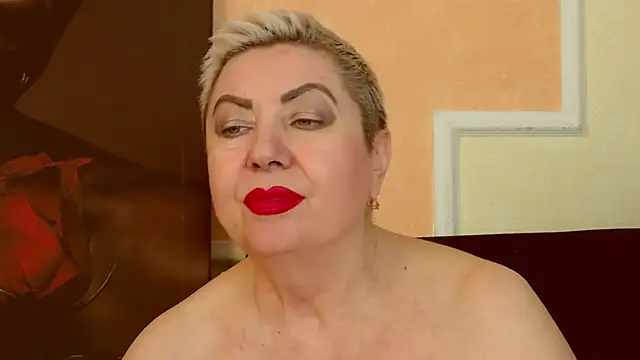 LadyPosh live cam on StripChat