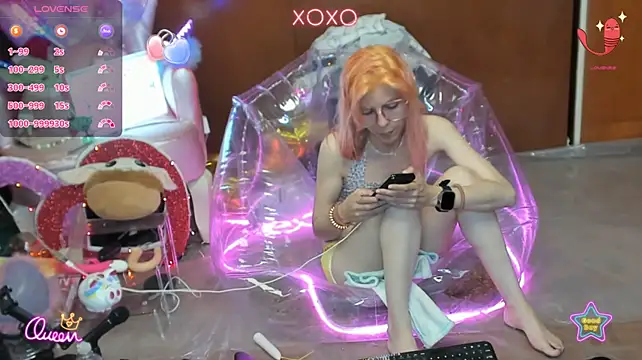 Skinygirl live cam on StripChat