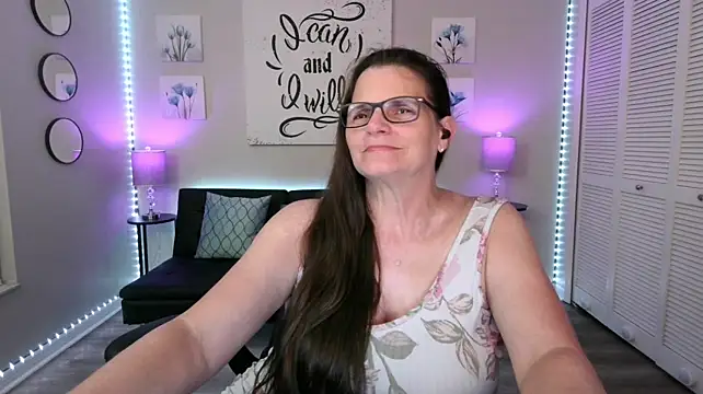 ClassySamantha live cam on StripChat